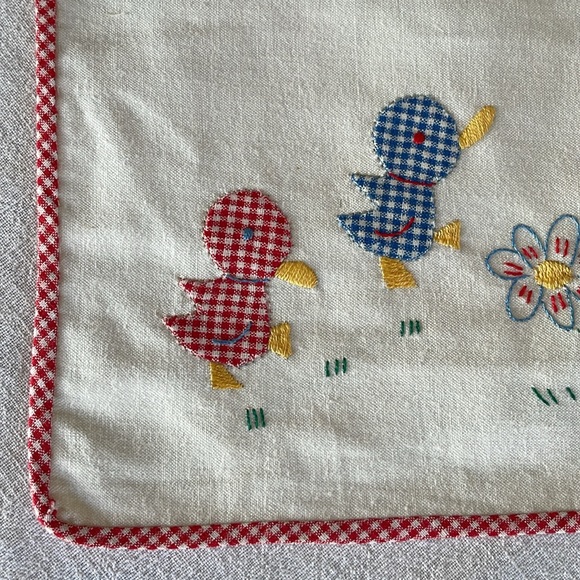 Vintage baby bib, souvenir from Ricordo di Portofino, appliqued chicks, bell - Picture 2 of 7
